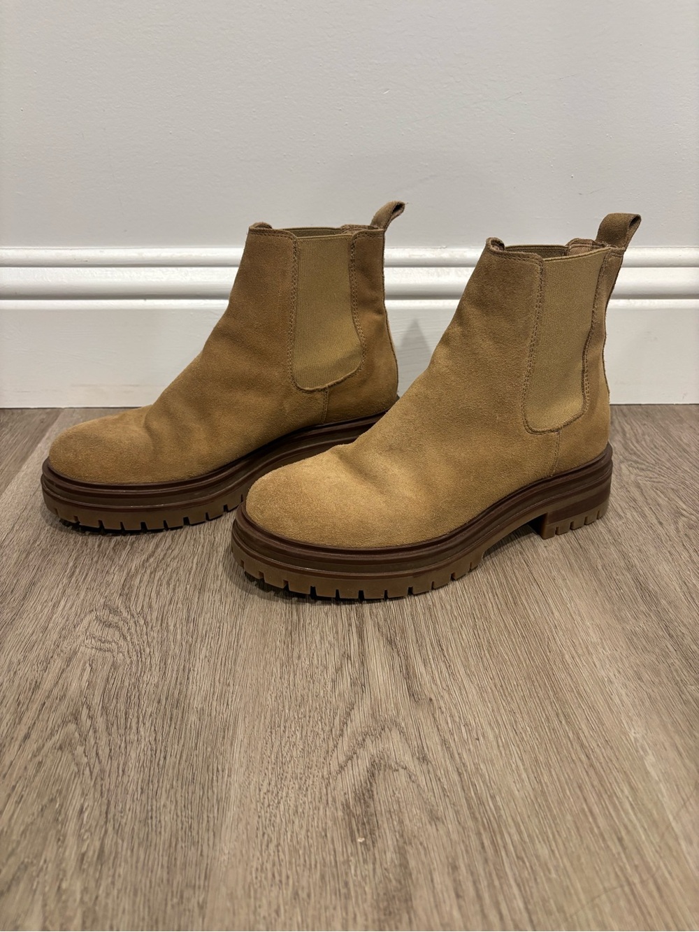 Women's Suede Chelsea Lug Boots in Tan